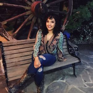 Meet your Posher, Fatima